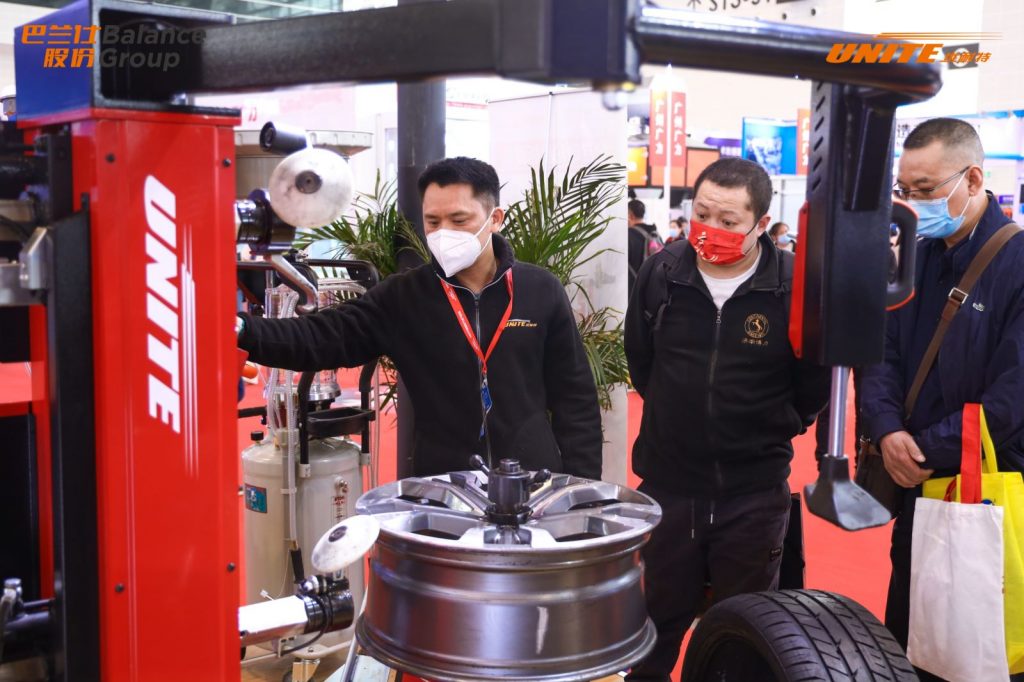 上海巴蘭仕榮獲2022年度中國汽保生產(chǎn)企業(yè)TOP30-3